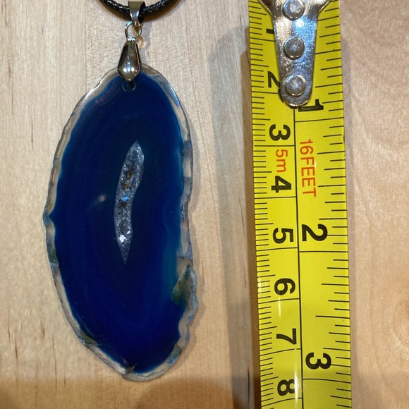 DONATED NWOT Deep Blue Agate stone pendant - Picture 5 of 11